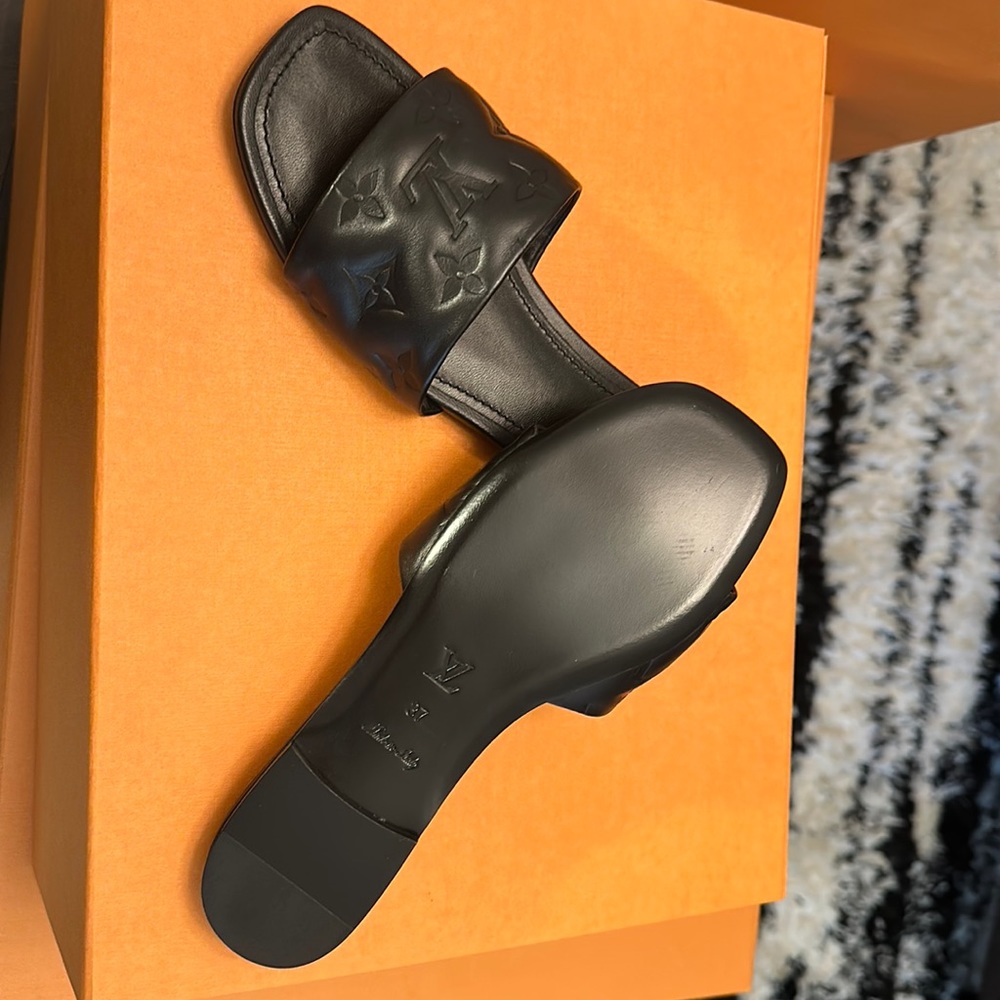 Louie Sandals never used size 37